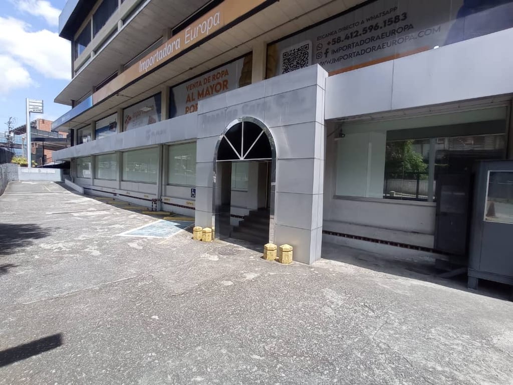 Local comercial en venta de 2.500 m² en Boleíta Norte, Caracas