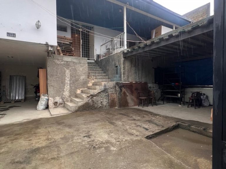 Casa en venta de 4 hab. y 470 m² en Prados Del Este, Caracas