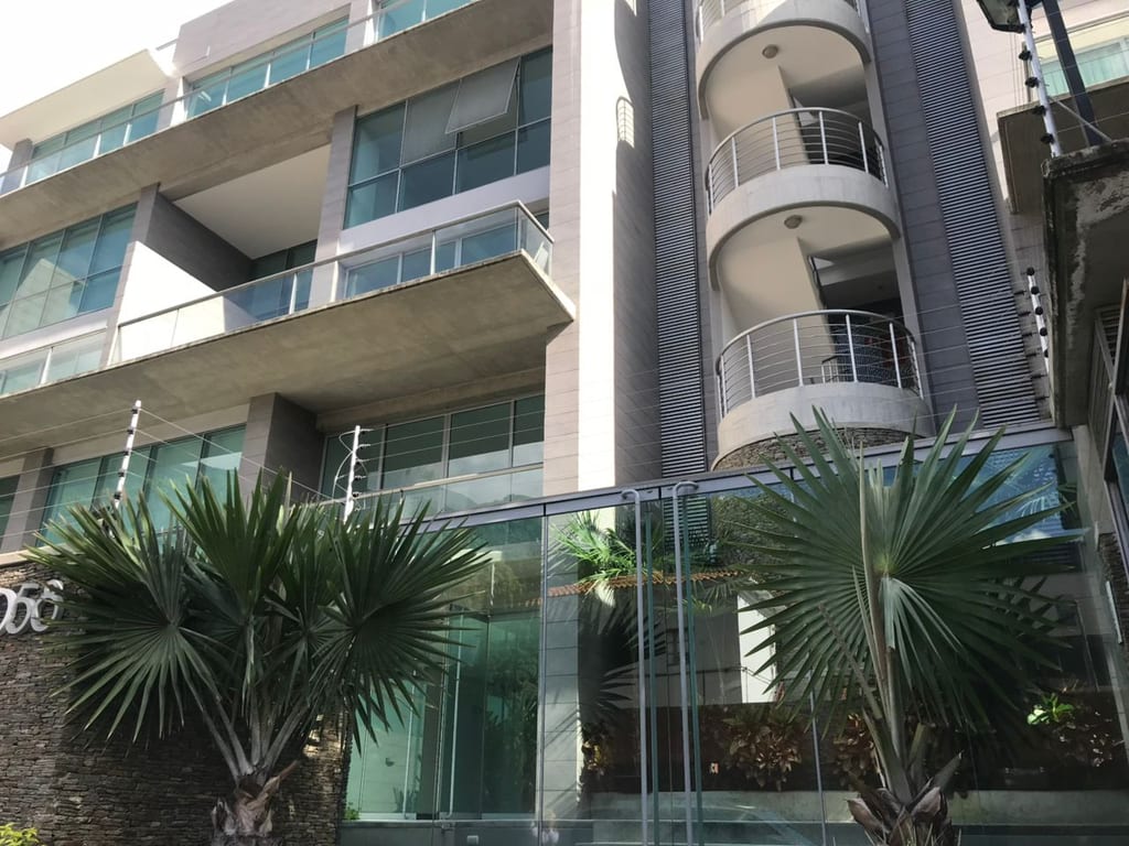 Apartamento en venta de 5 hab. y 833 m² en La Castellana, Caracas