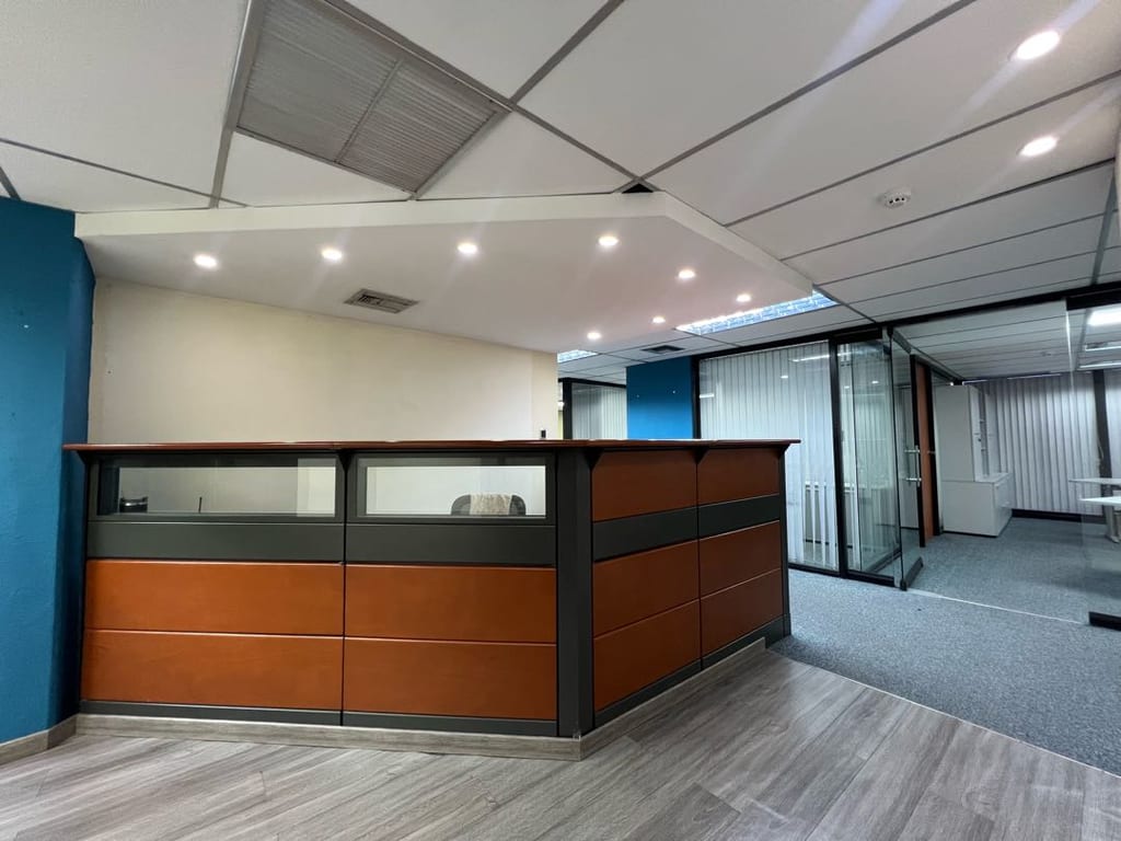 Oficina en alquiler de 333 m² en El Rosal, Caracas · Ref. CV5150