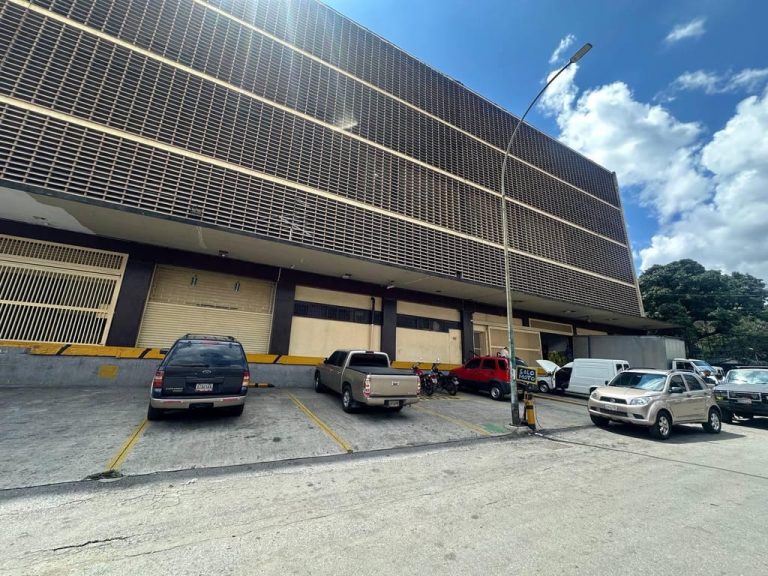 Local comercial en alquiler de 15 m² en Los Cortijos de Lourdes, Caracas
