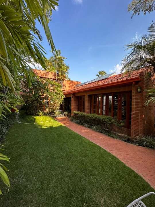 Casa en venta de 4 hab. y 550 m² en Altamira, Caracas
