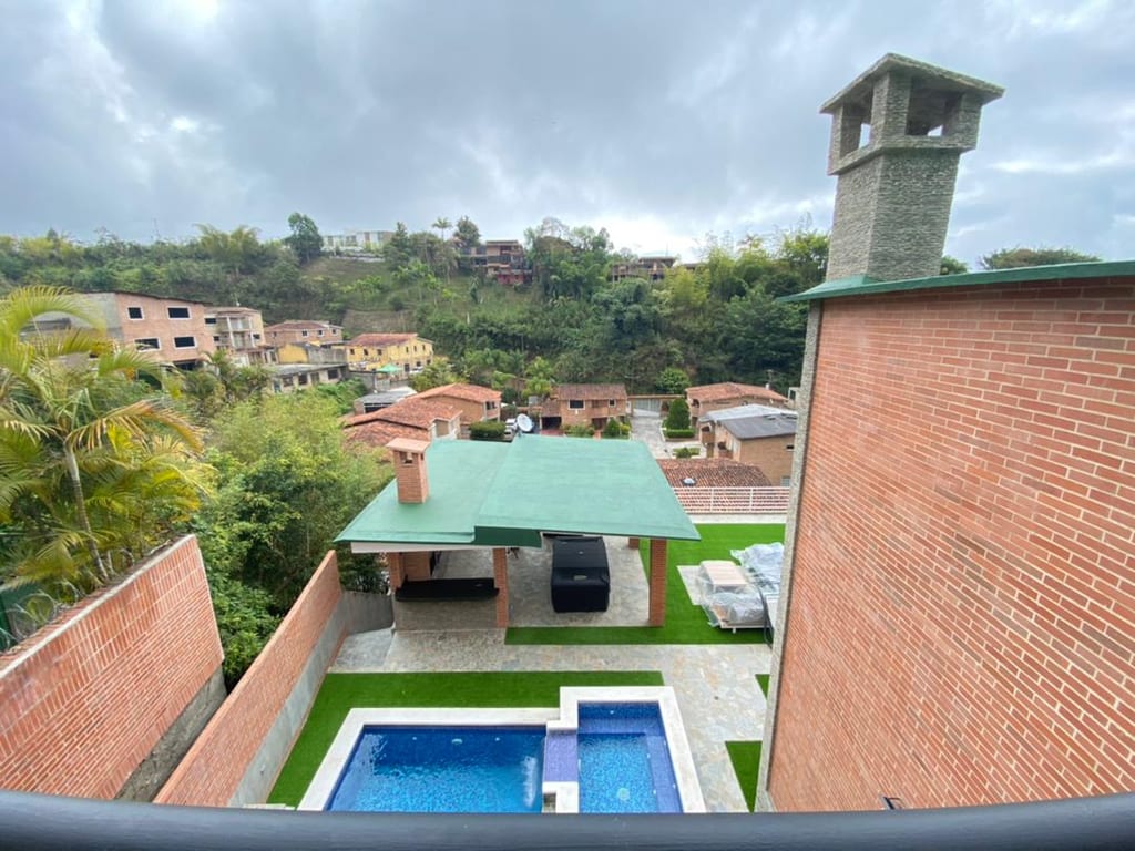 Casa en venta de 4 hab. y 500 m² en Los Guayabitos, Caracas