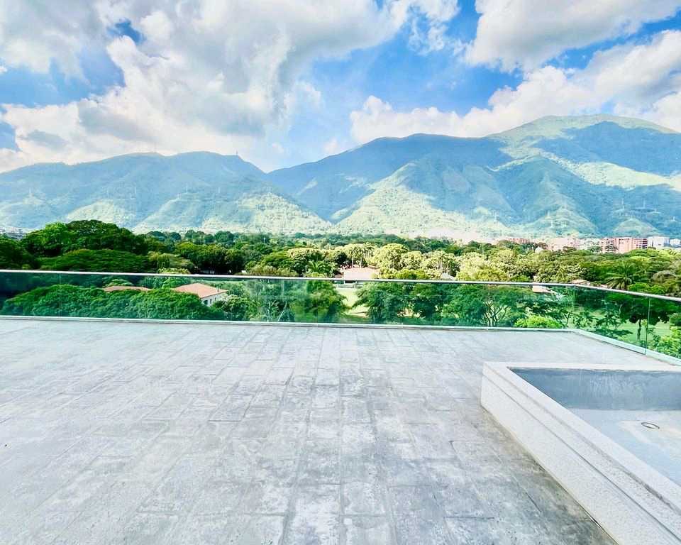 Apartamento en venta de 4 hab. y 431 m² en Campo Alegre, Caracas