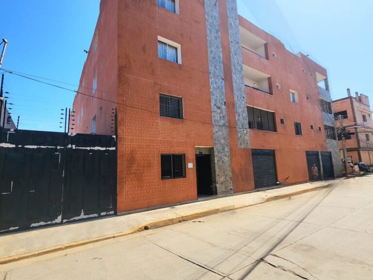 Edificio en Tucacas