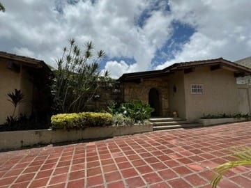 Casa en venta de 5 hab. y 2.100 m² en La Lagunita, Caracas