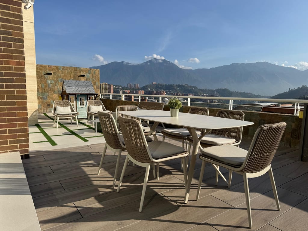 Apartamento en venta de 4 hab. y 335 m² en La Tahona, Caracas