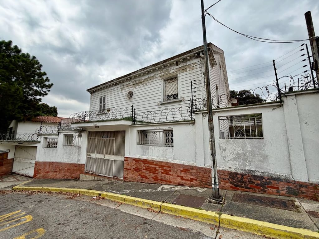 Casa en venta de 6 hab. y 800 m² en La Florida, Caracas