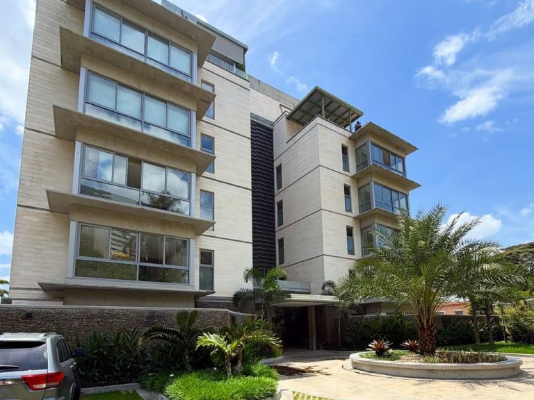 Apartamento de 320 m² con 3 habitaciones en Altamira, Caracas