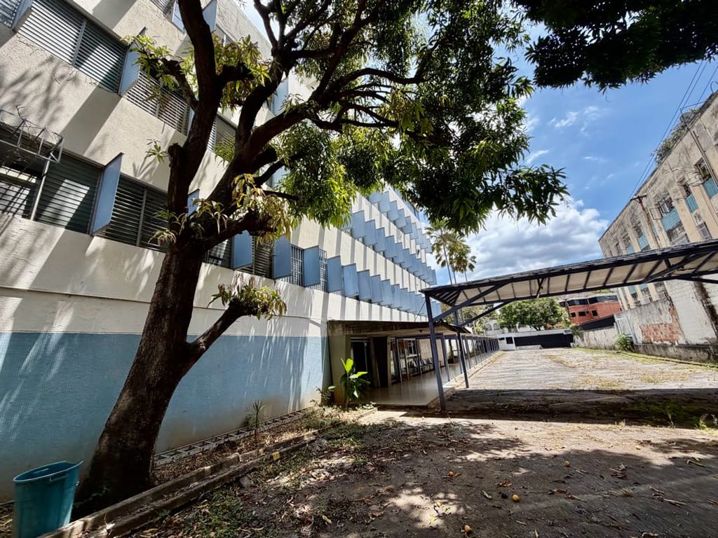 Edificio en venta de 1.548 m² en La Florida, Caracas