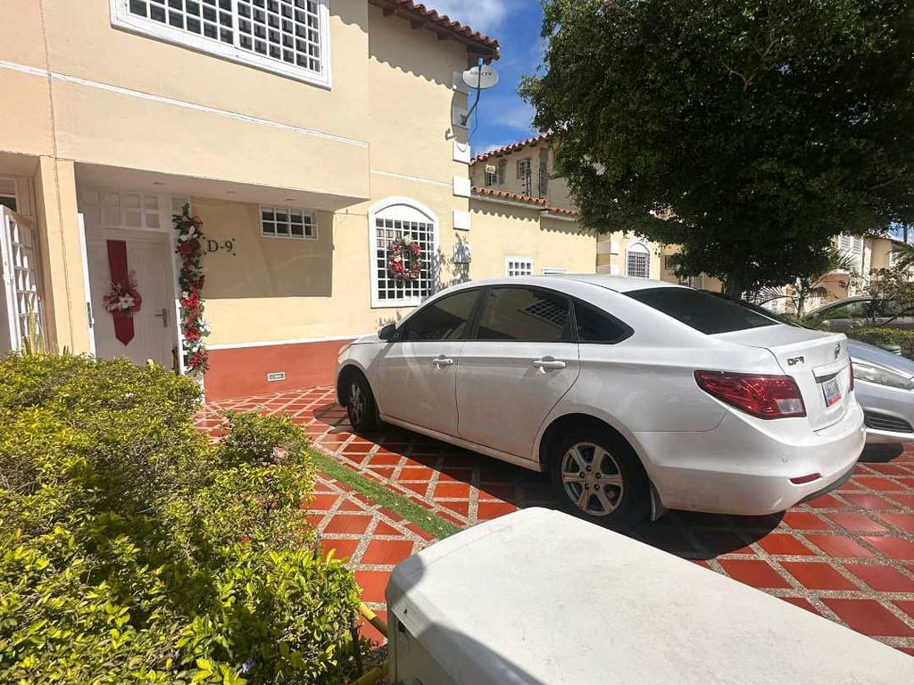 Casa en venta de 4 hab. y 115 m² en Guatire, Guatire