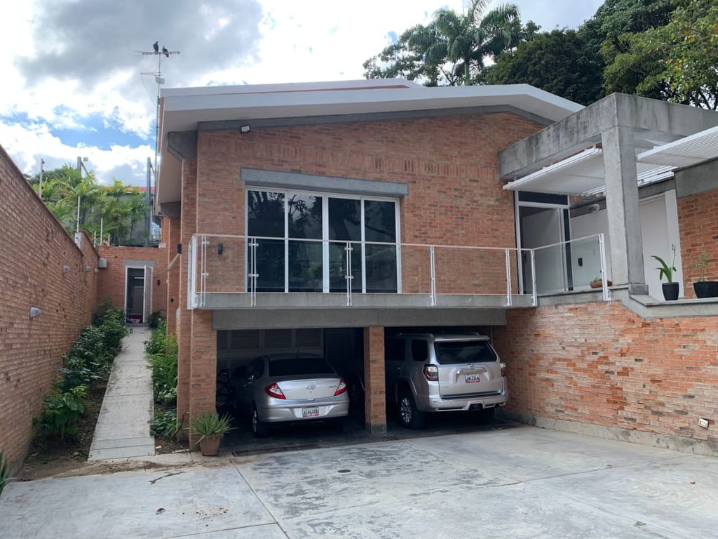 Casa en alquiler de 5 hab. y 700 m² en La Floresta, Caracas