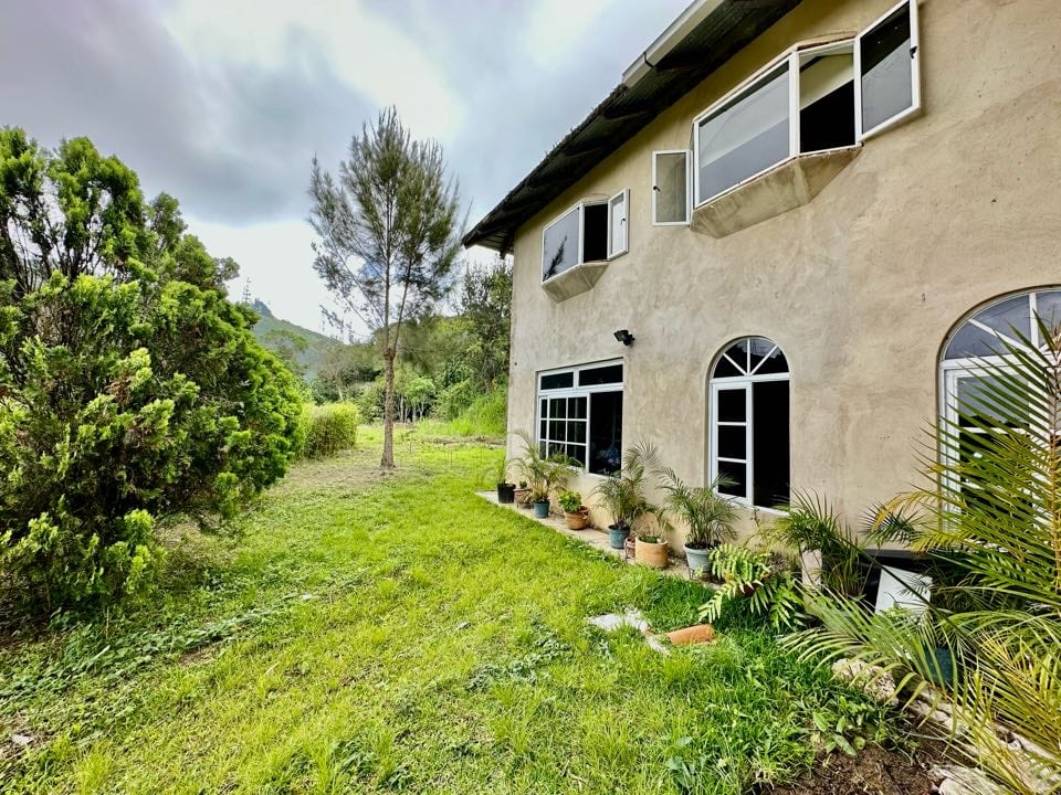Casa en venta de 4 hab. y 485 m² en Los Guayabitos, Caracas