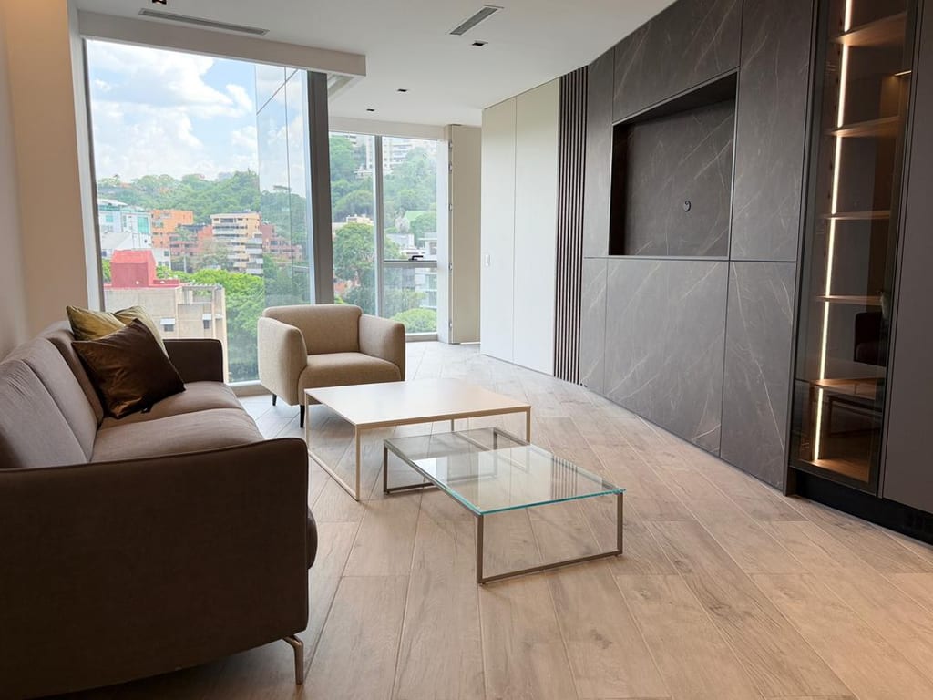 Apartamento en venta de 3 hab. y 174 m² en Las Mercedes, Caracas