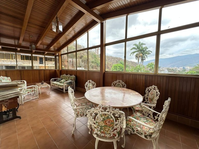 Casa en venta de 4 hab. y 381 m² en Colinas de Bello Monte, Caracas