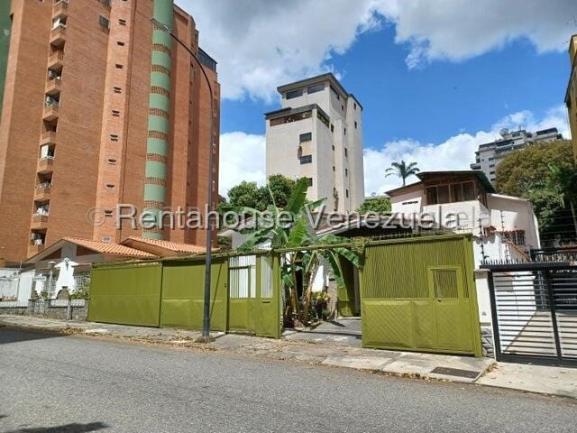 Casa en venta de 7 hab. y 275 m² en Las Acacias, Caracas