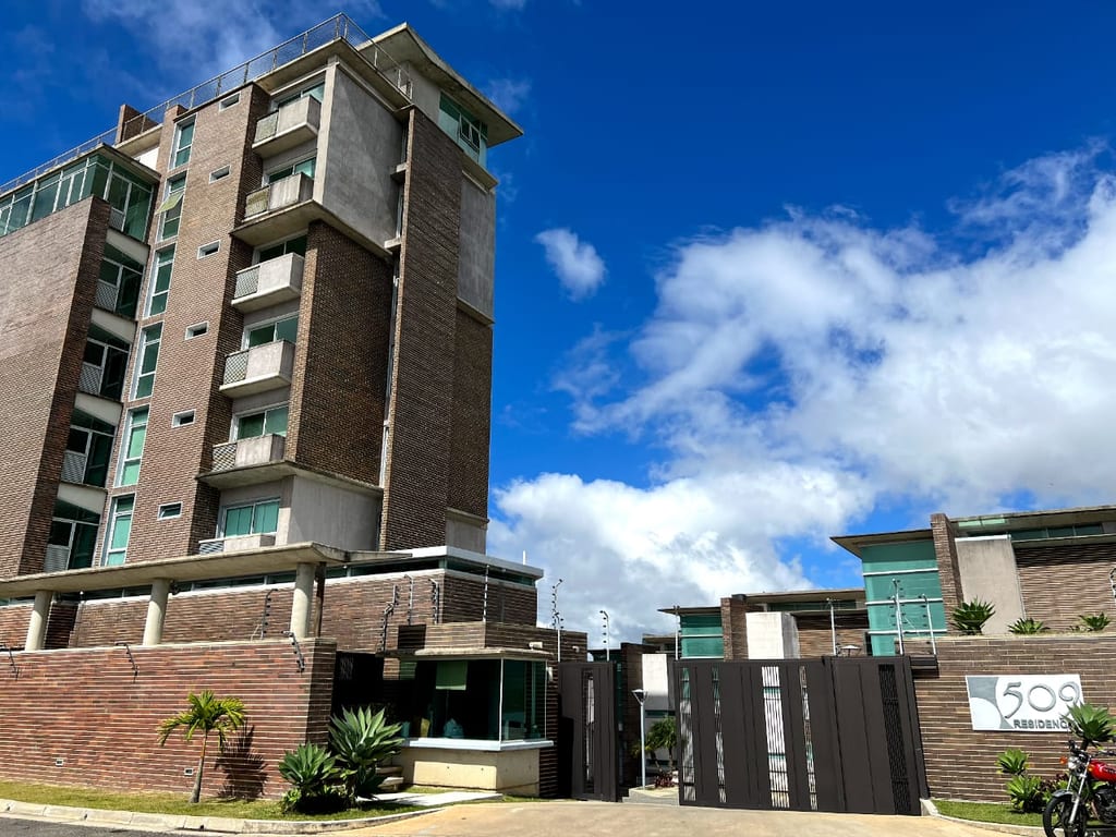 Apartamento en venta de 2 hab. y 116 m² en Alto Hatillo, Caracas