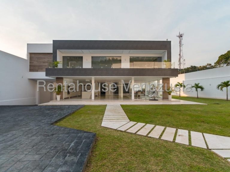 Casa en venta de 4 hab. y 2.000 m² en Prados Del Este, Caracas