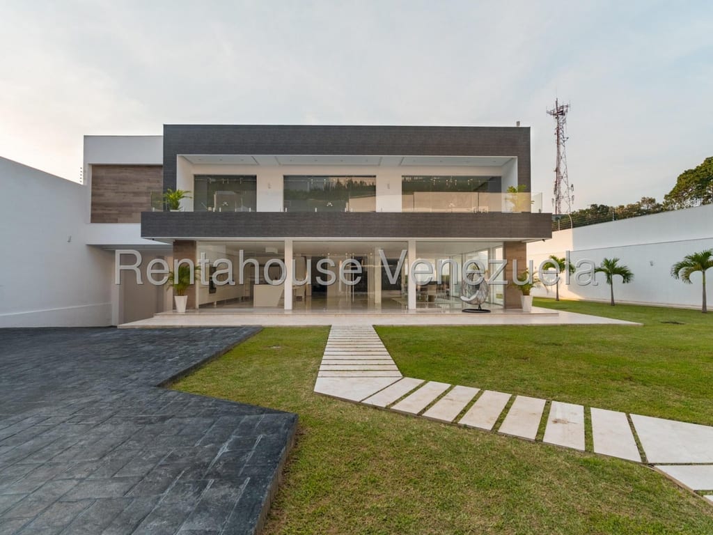 Casa en venta de 4 hab. y 2.000 m² en Prados Del Este, Caracas