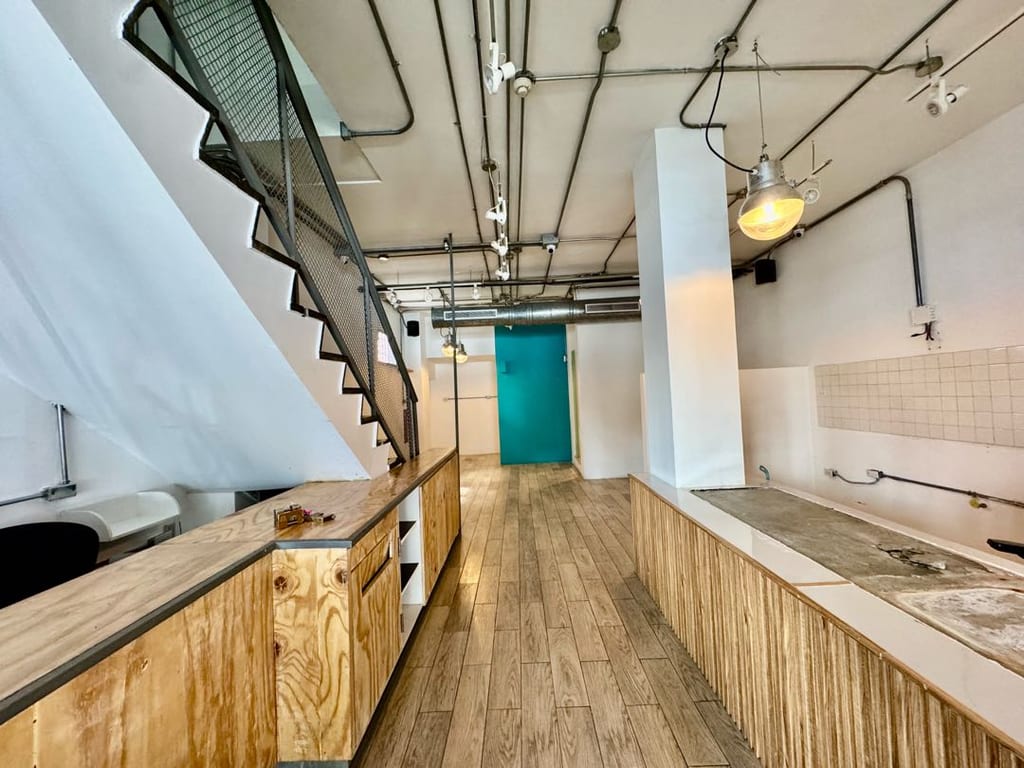 Local comercial en alquiler de 224 m² en Los Palos Grandes, Caracas