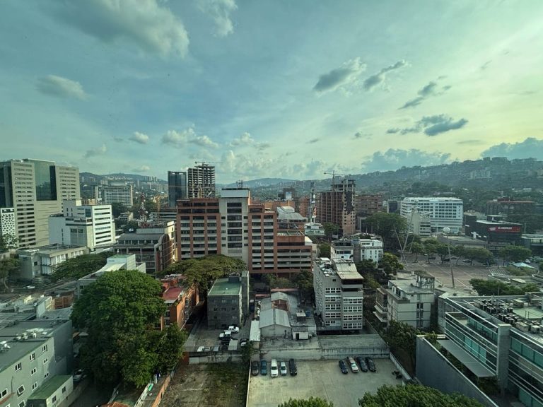 Oficina de 314 m² en Las Mercedes, Caracas