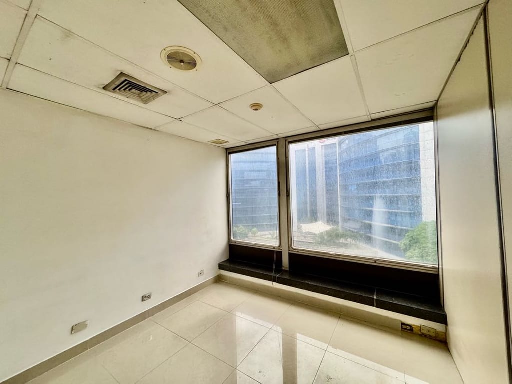Oficina en venta de 245 m² en El Rosal, Caracas