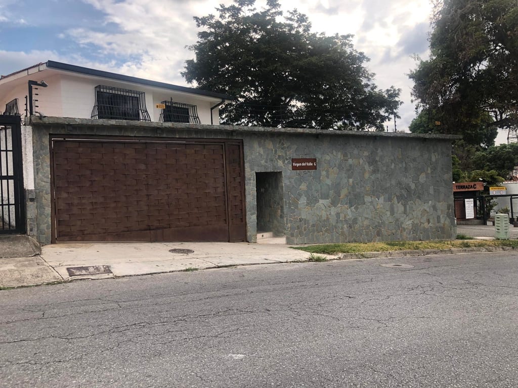 Casa en venta de 5 hab. y 480 m² en Terrazas del Club Hipico, Caracas