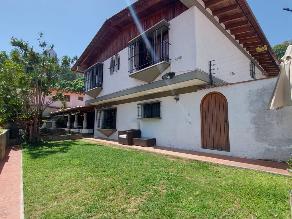 Casa en venta de 4 hab. y 440 m² en Alto Prado, Caracas