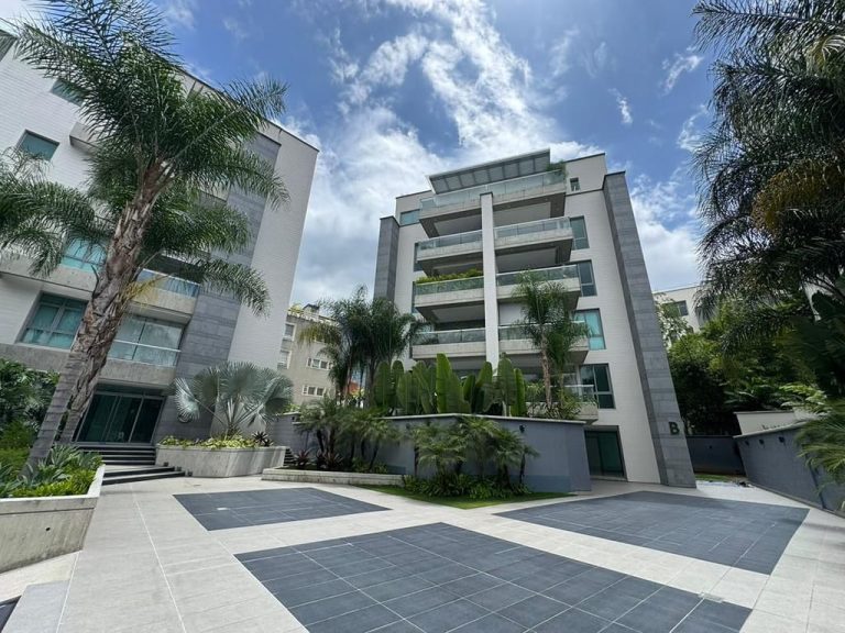 Apartamento de 273 m² con 3 habitaciones en La Castellana, Caracas
