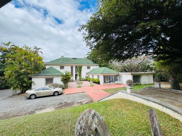 Casa en venta de 5.675 m² en Country Club, Caracas