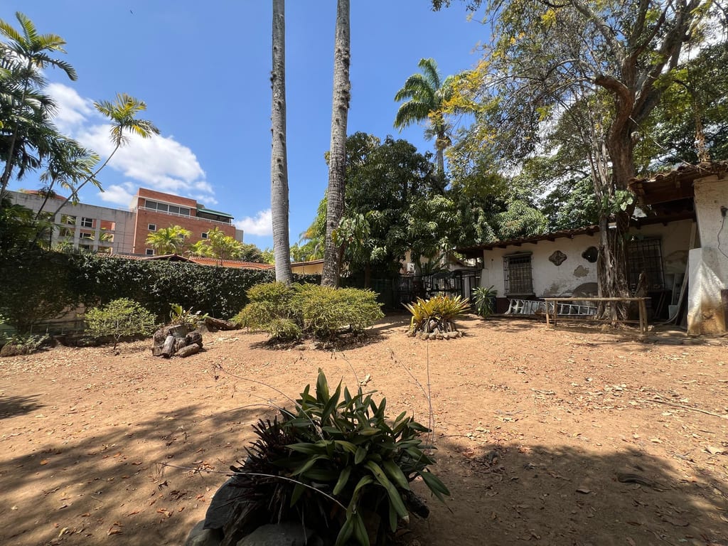 Terreno en venta de 3.049 m² en Los Chorros, Caracas