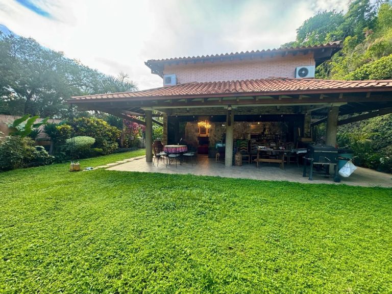 Casa en venta de 5 hab. y 519 m² en Caurimare, Caracas