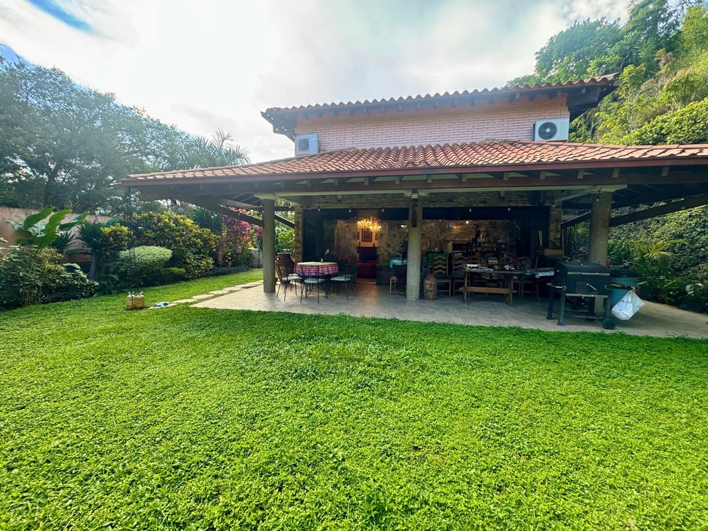 Casa en venta de 5 hab. y 519 m² en Caurimare, Caracas