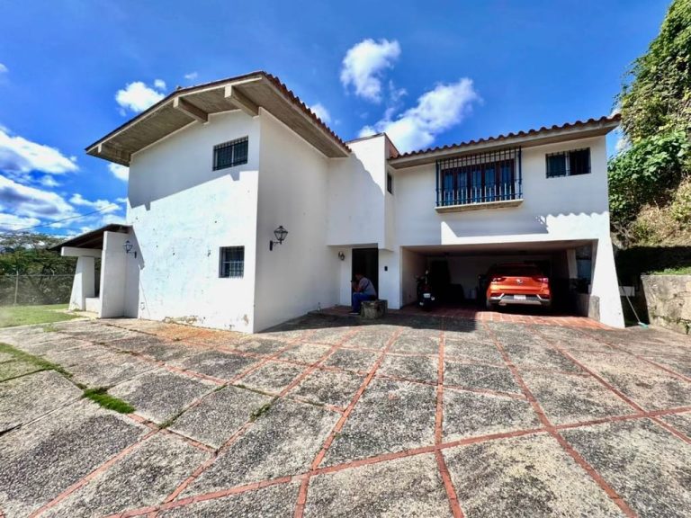 Terreno en venta de 398 m² en Valle Arriba, Caracas