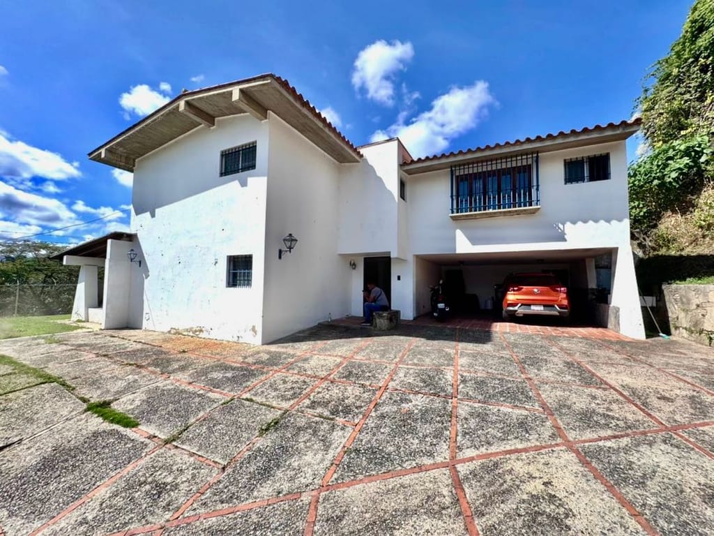 Terreno en venta de 398 m² en Valle Arriba, Caracas