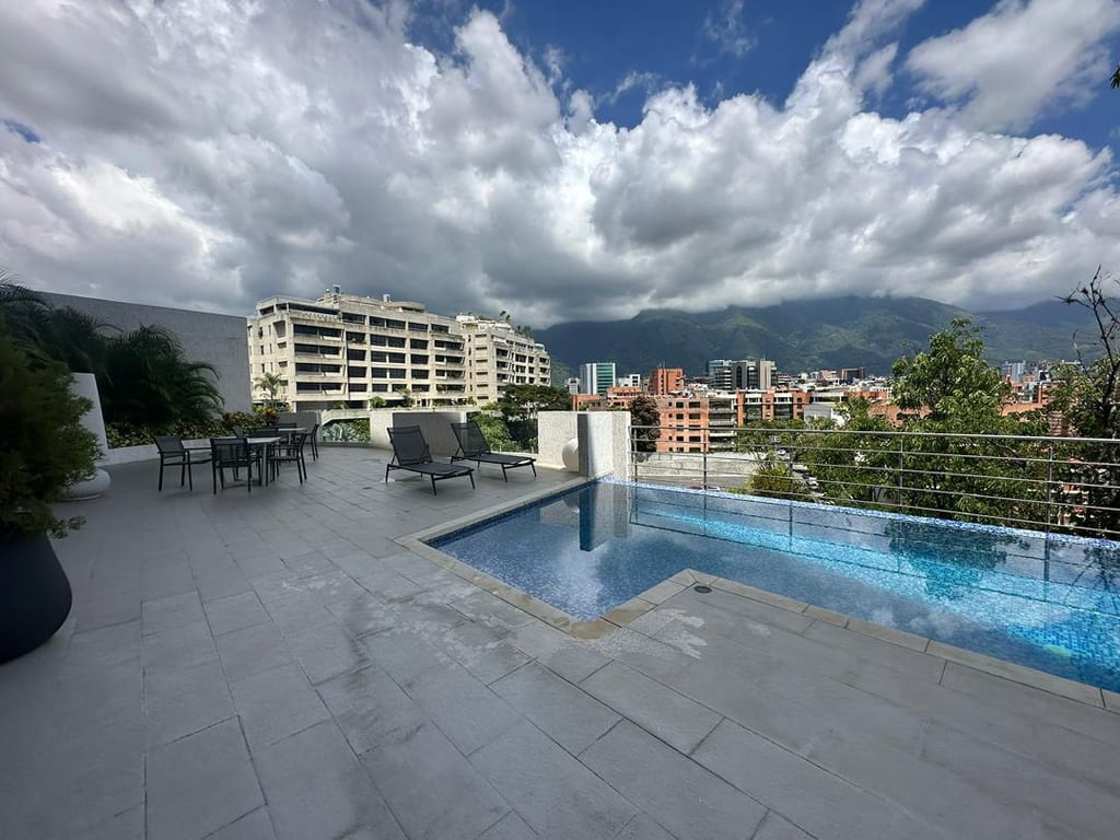 Apartamento en venta de 1 hab. y 416 m² en Chulavista, Caracas