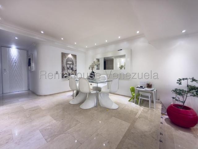 Apartamento en venta de 3 hab. y 117 m² en Los Dos Caminos, Caracas