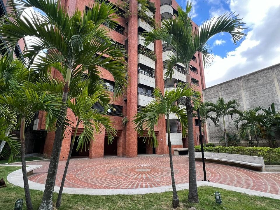 Apartamento en venta de 3 hab. y 210 m² en El Pedregal, Caracas