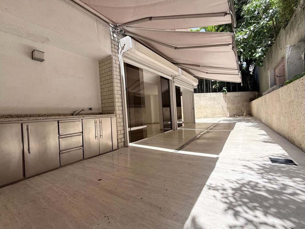 Apartamento en venta de 3 hab. y 369 m² en La Castellana, Caracas