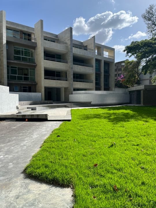 Apartamento en venta de 4 hab. y 410 m² en Country Club, Caracas