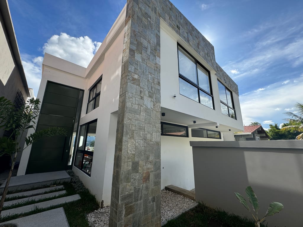 Casa en venta de 3 hab. y 500 m² en Sebucan, Caracas · Ref. CV5361