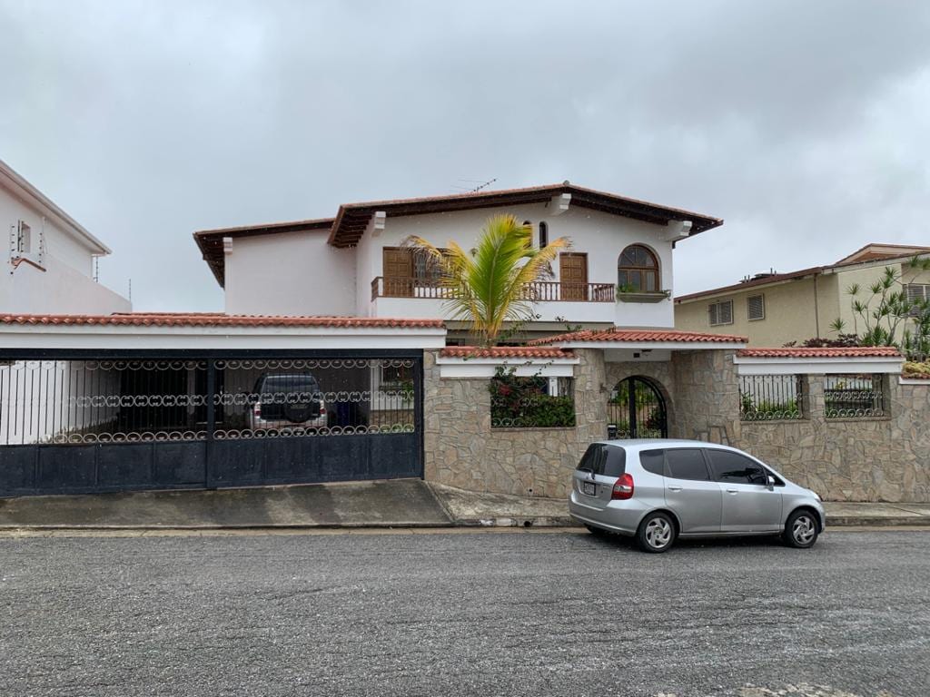 Casa en venta de 4 hab. y 500 m² en Los Naranjos (Las Mercedes), Caracas