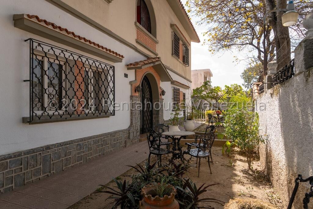 Casa en venta de 7 hab. y 480 m² en Campo Claro, Caracas