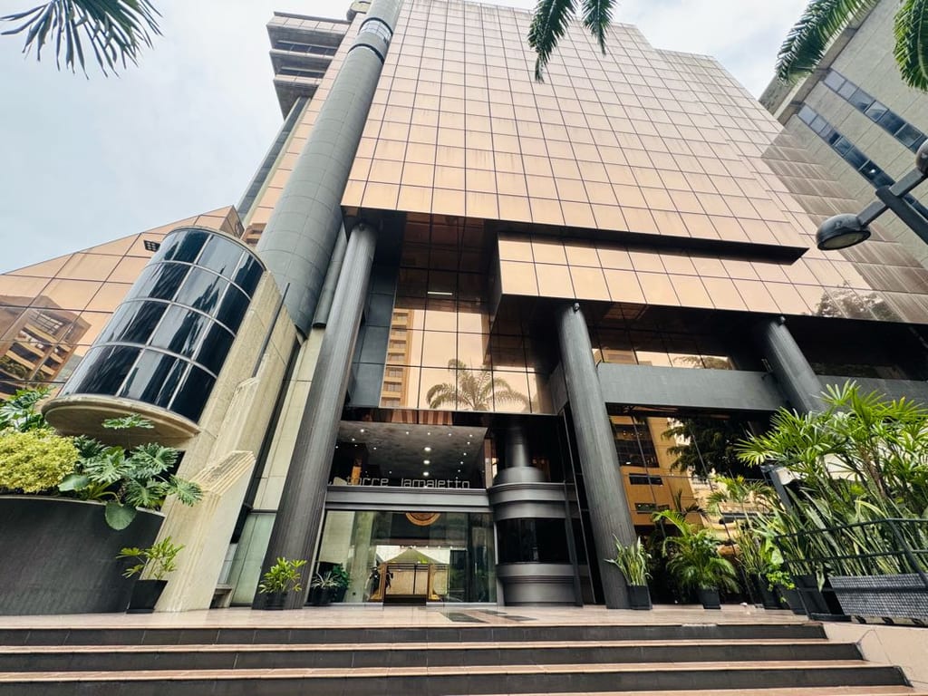 Oficina en alquiler de 400 m² en El Rosal, Caracas