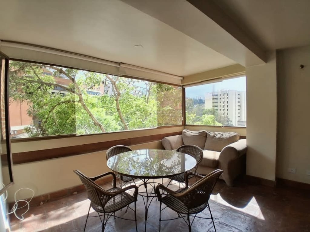 Apartamento en alquiler de 1 hab. y 71 m² en Los Naranjos (del Cafetal), Caracas