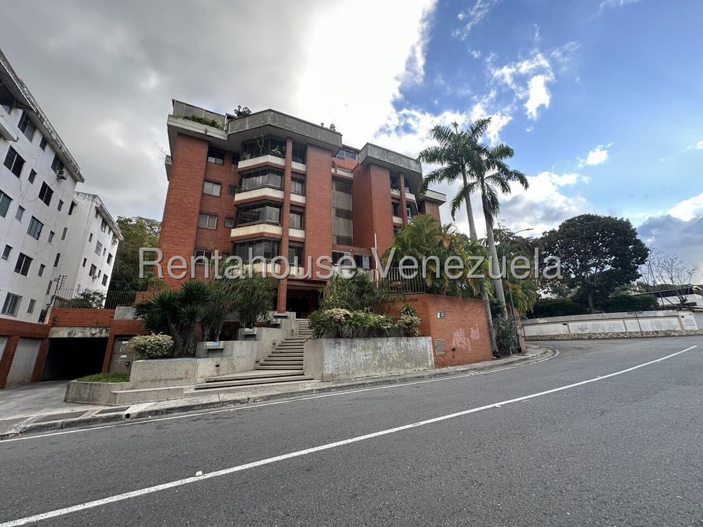 Apartamento en venta de 5 hab. y 455 m² en Cumbres de Curumo, Caracas