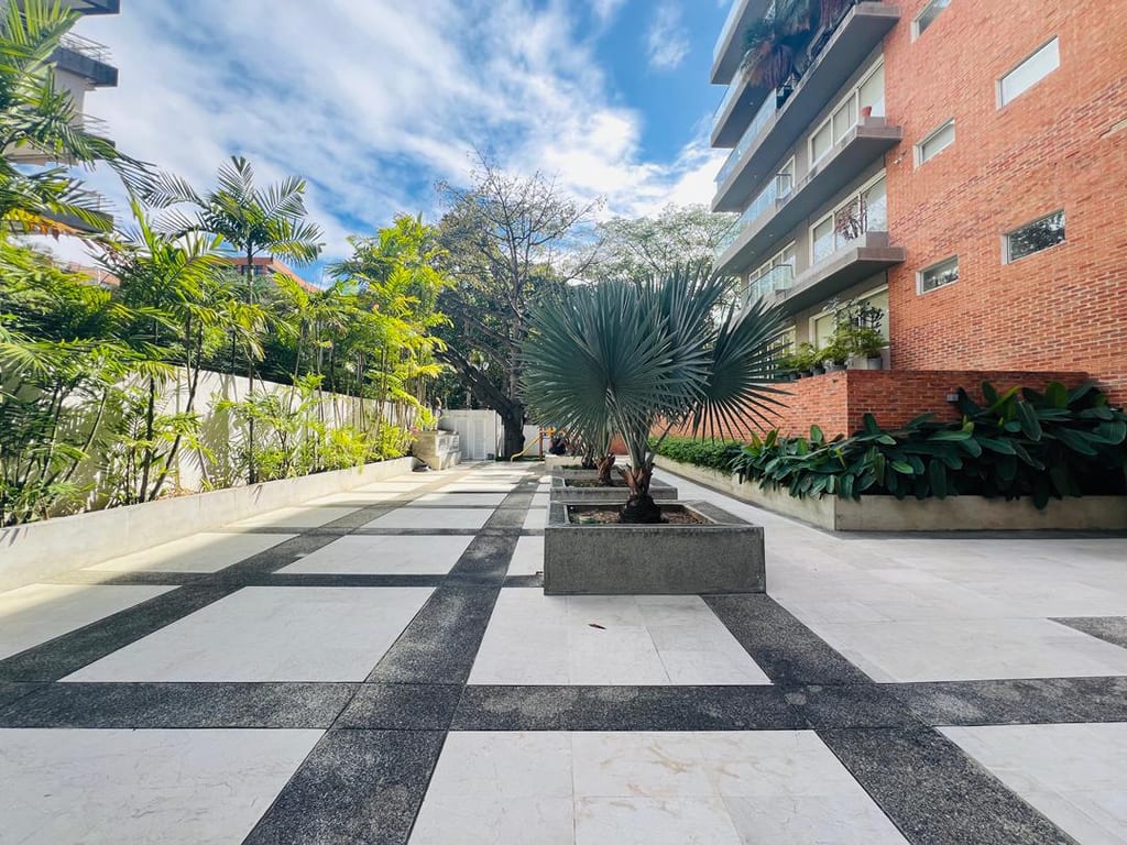 Apartamento en venta de 4 hab. y 700 m² en Campo Alegre, Caracas