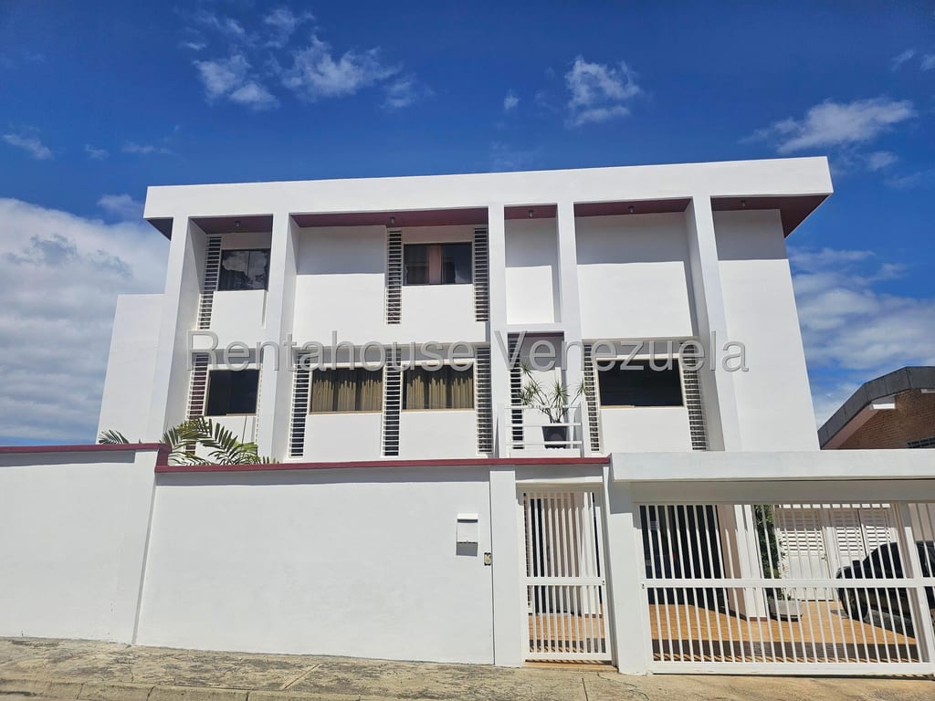 Casa en venta de 4 hab. y 511 m² en Los Naranjos del Cafetal, Caracas