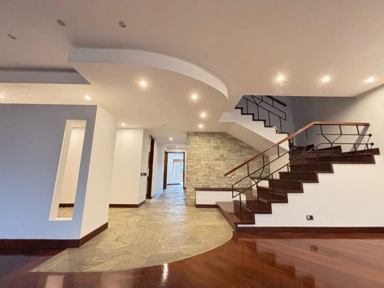 Apartamento en venta de 4 hab. y 489 m² en La Alameda, Caracas