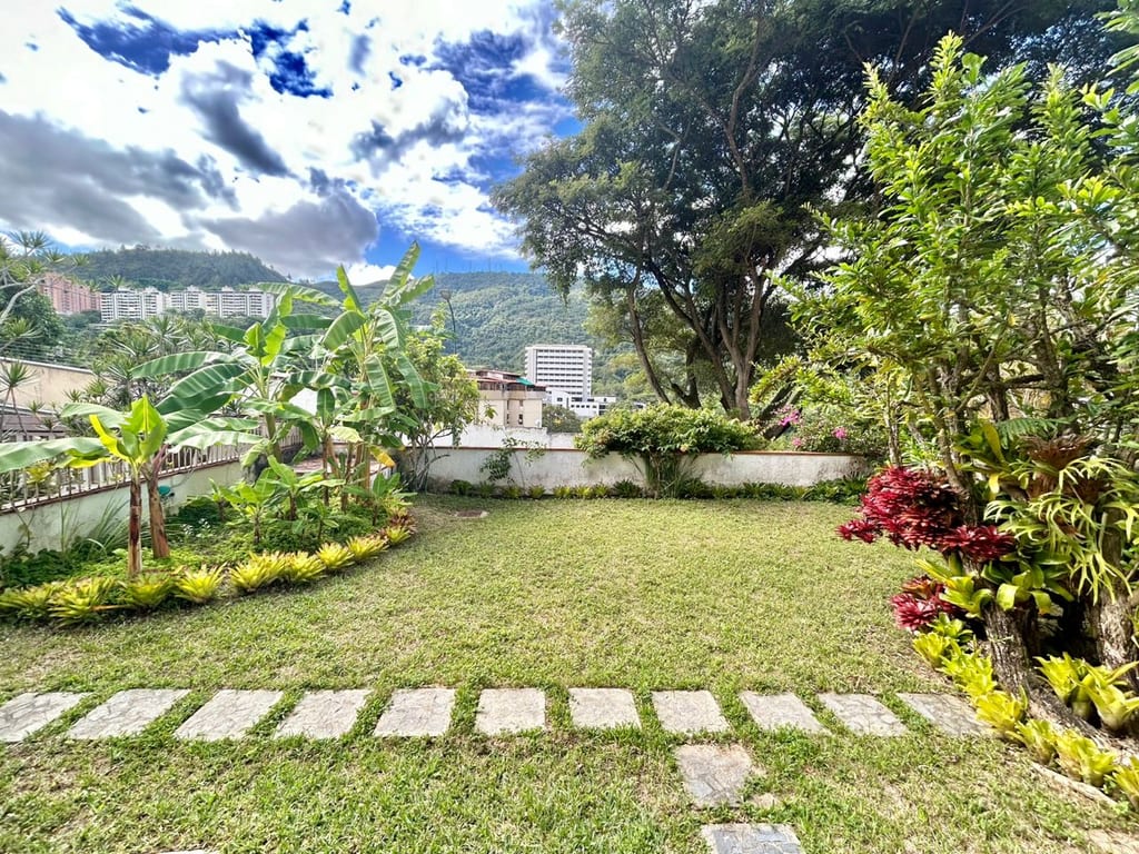 Casa en venta de 5 hab. y 337 m² en La Tahona, Caracas